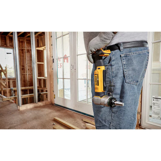 Dewalt DCE400D2 20V MAX 1-Inch Pex Cordless Rotating Head Expander Tool Kit - Image 5