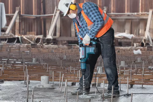 Using Bosch RH850VC Professional Combination Hammer For Rent